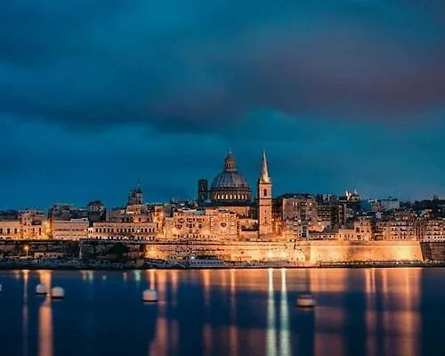 Charming & Cosy Studio In The Heart Of Valletta By 360 Estates