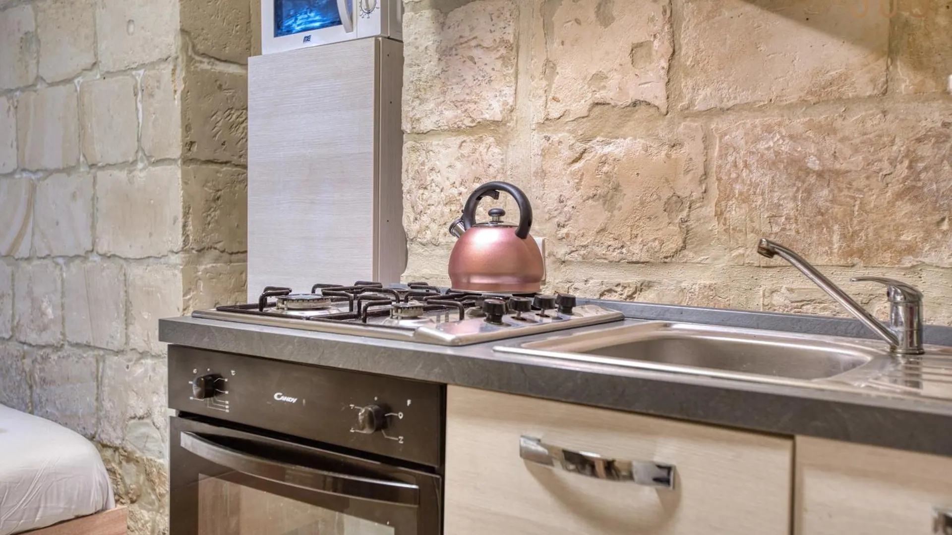 Charming & Cosy Studio In The Heart Of Valletta By 360 Estates